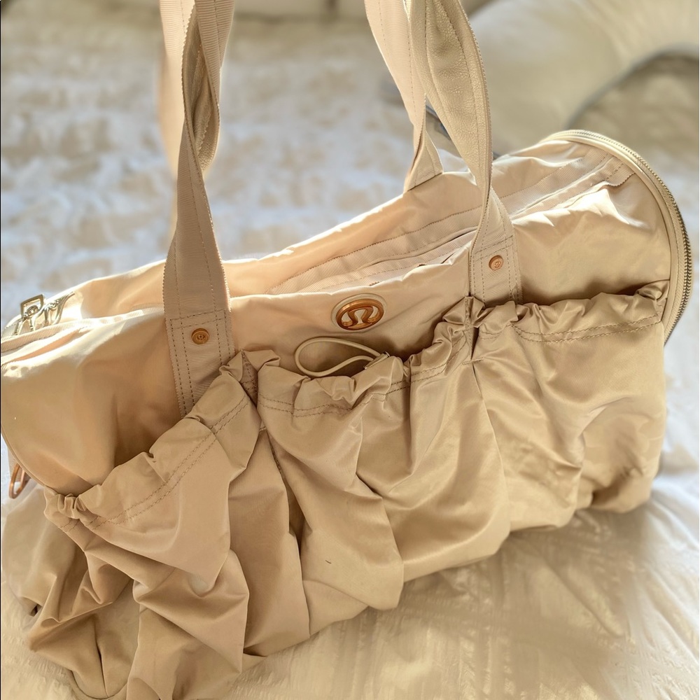 Lululemon Legendary Duffel
Bold Blossoms